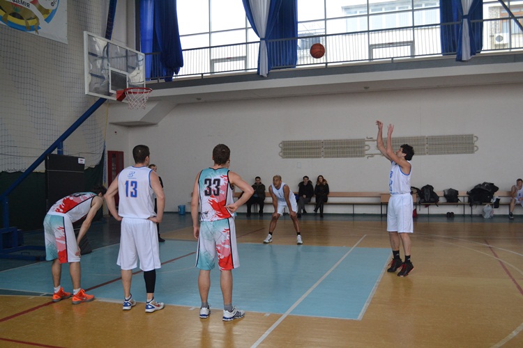 Победа NIX Solutions в Zfort BaskITball Winter Cup 2013!